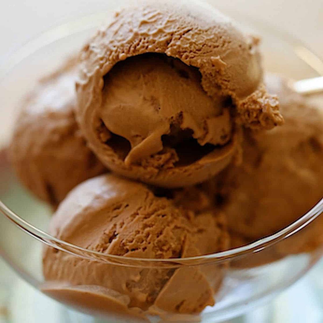 Nutella Ice Cream with and without a Machine