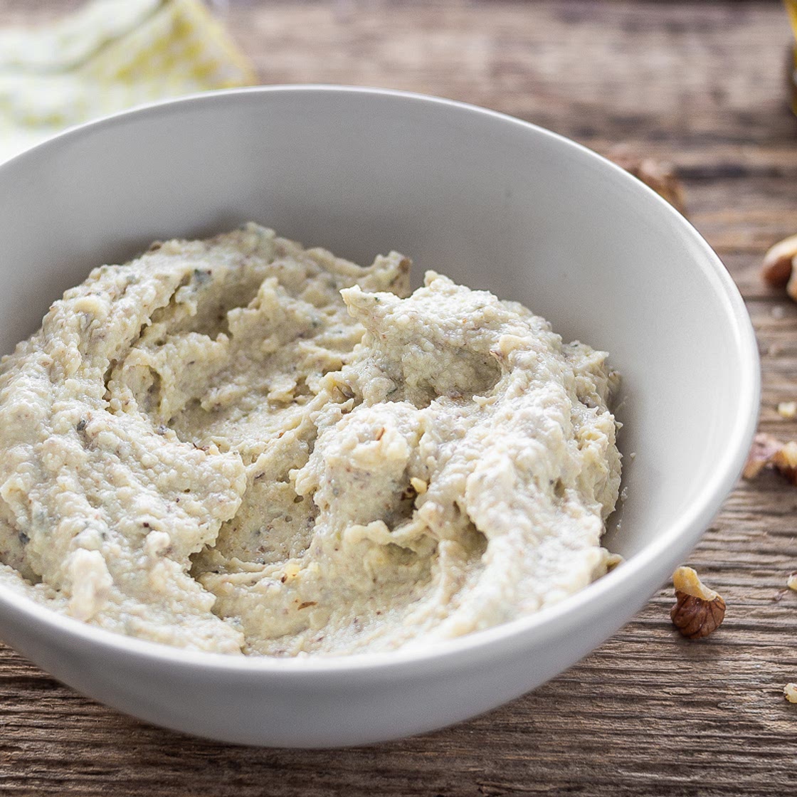 Pesto di noci e ricotta