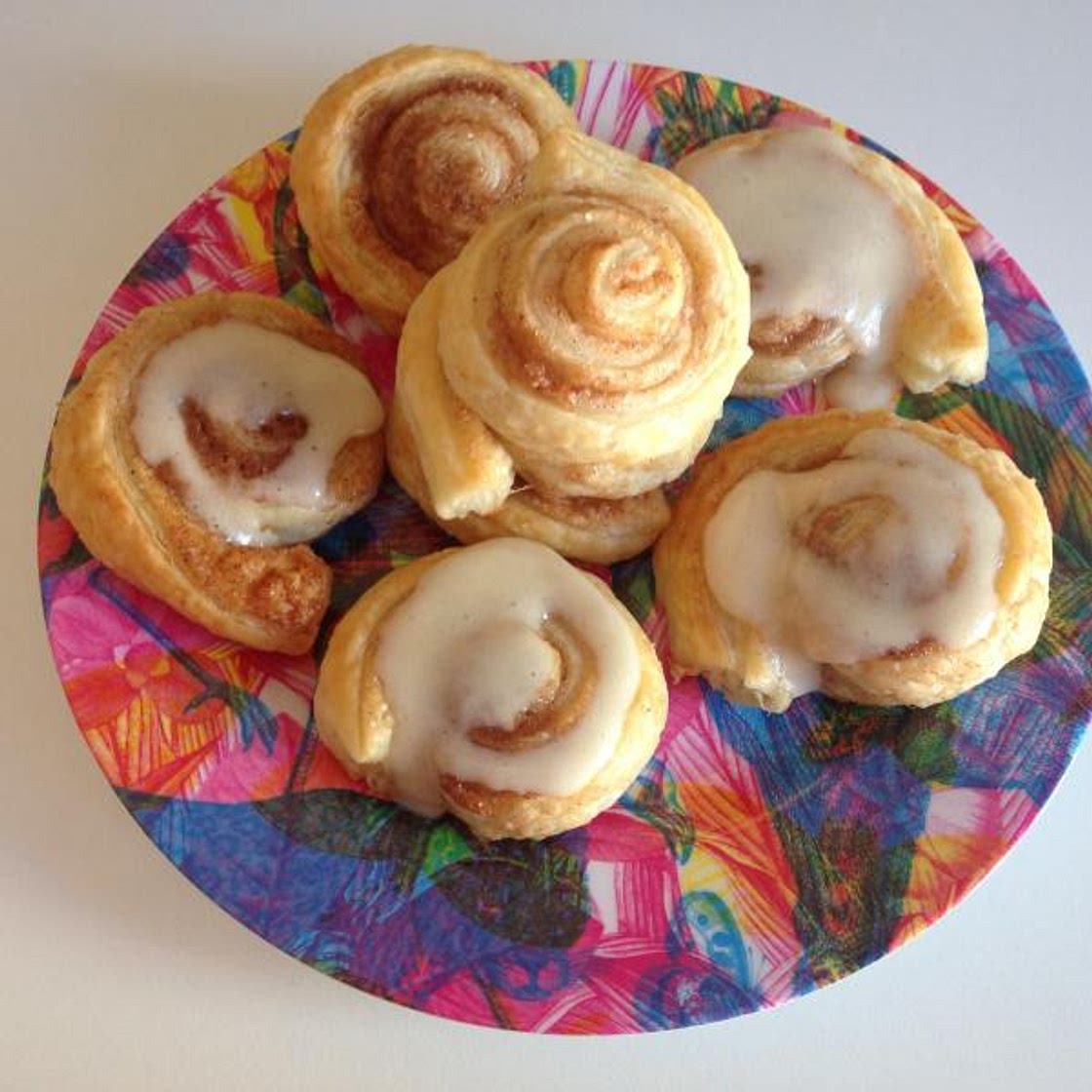 Receta de Rollos de canela con hojaldre