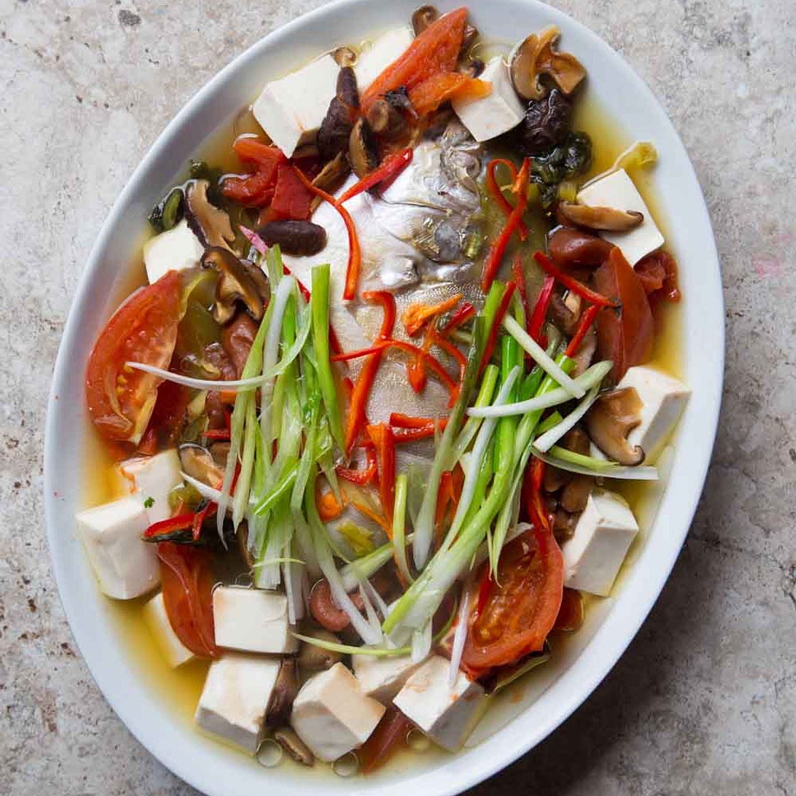 Teochew Steamed White Pomfret