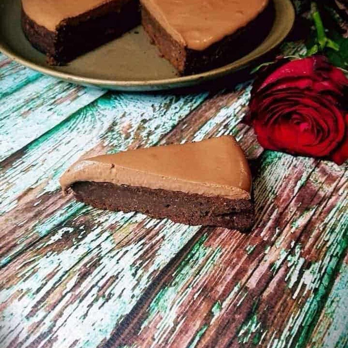 Easy Keto Chocolate Mousse Cake