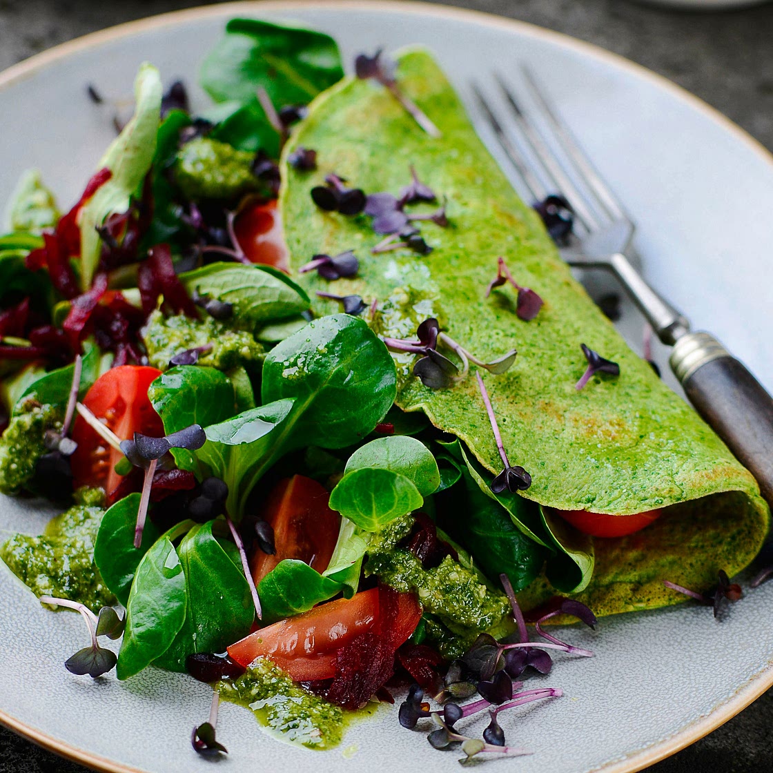 Spinat-Omelett mit Pesto