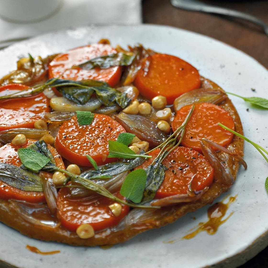Tarte Tatin mit Süßkartoffeln und Salbei