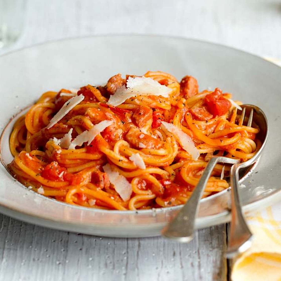 Tomato and bacon spaghetti
