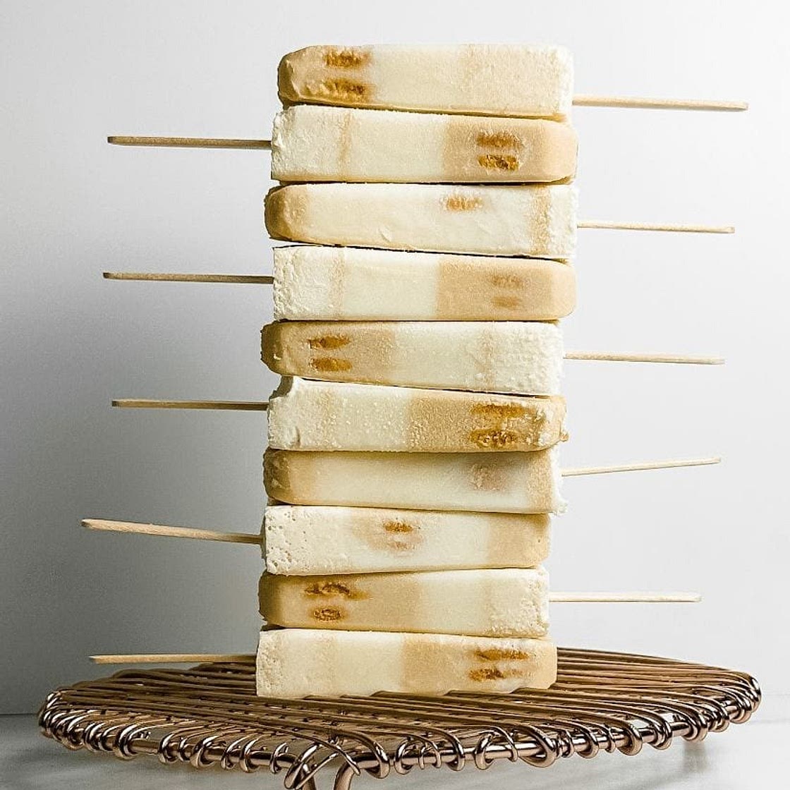 Golden Oreo Milkshake Popsicles!