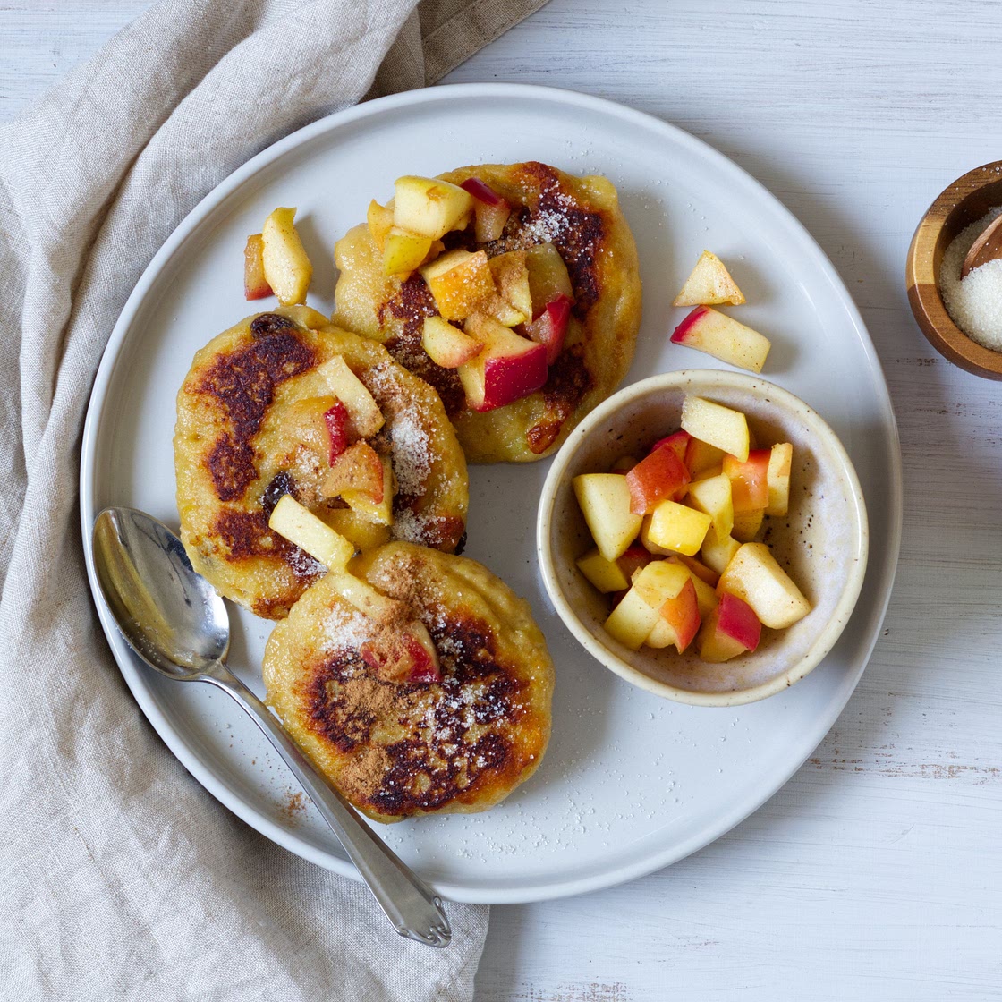 Vegane Quarkkeulchen mit Apfelkompott
