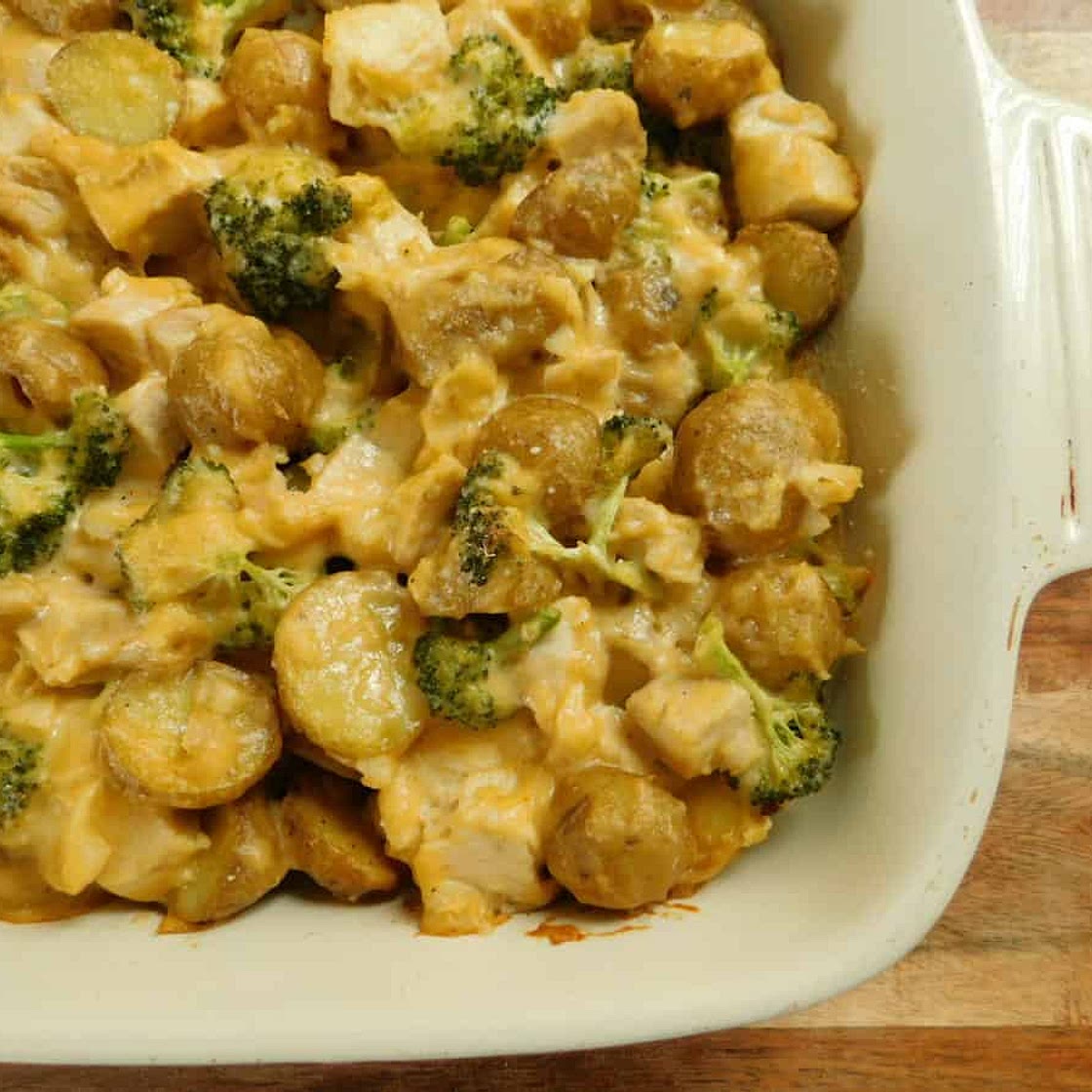 Cheesy chicken broccoli & potato bake