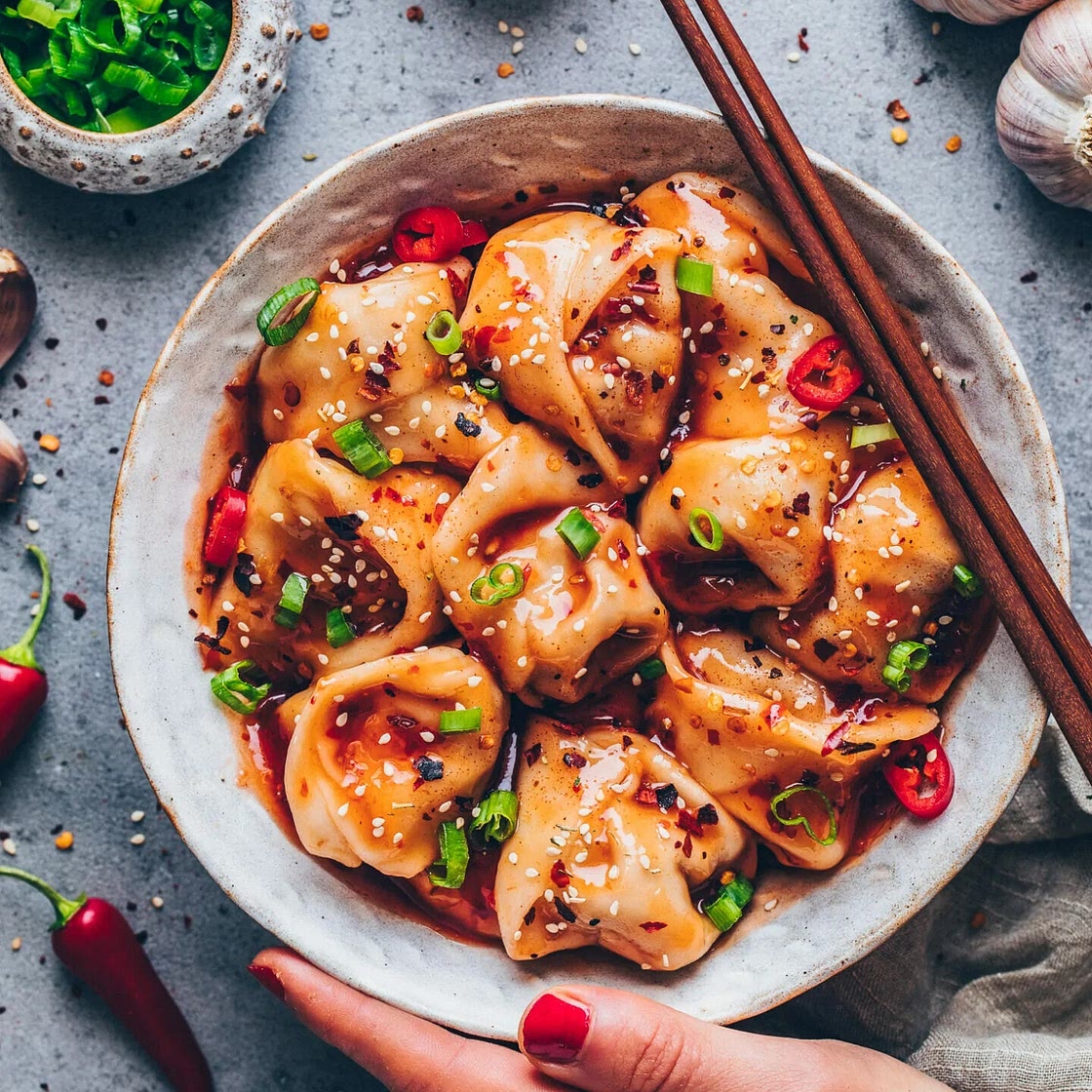 Sichuan Spicy Wontons in Chili Sauce