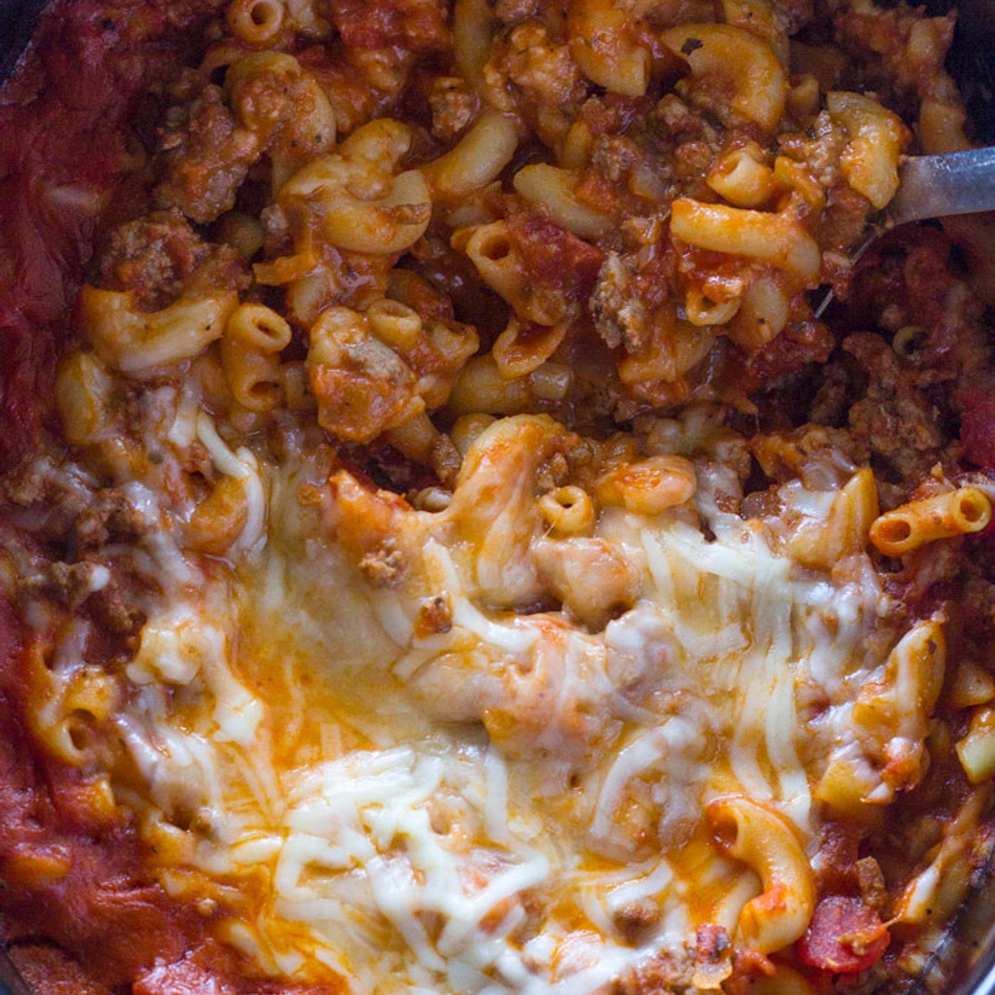 slow cooker ground beef and cheese pasta