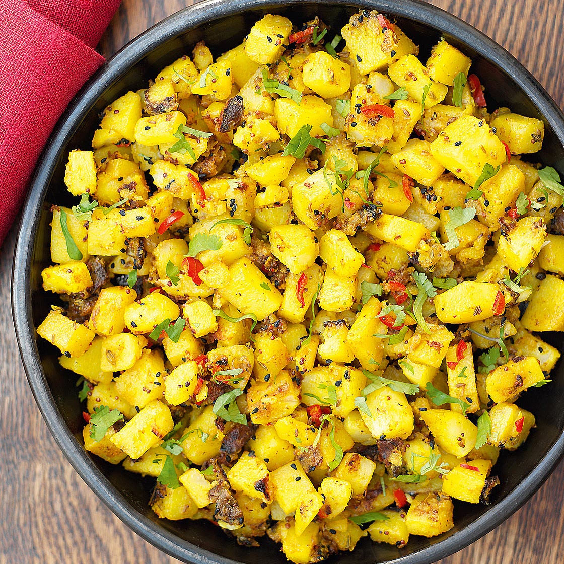 Panchphoran Aloo (Potatoes in Whole Spices)