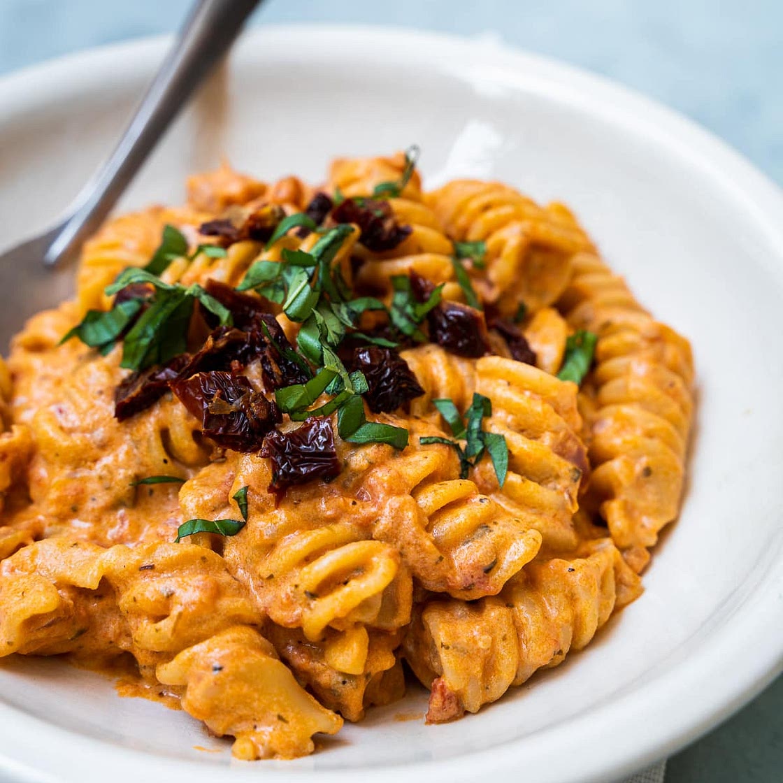Vegan Creamy Tomato Pasta with Cashew Cream