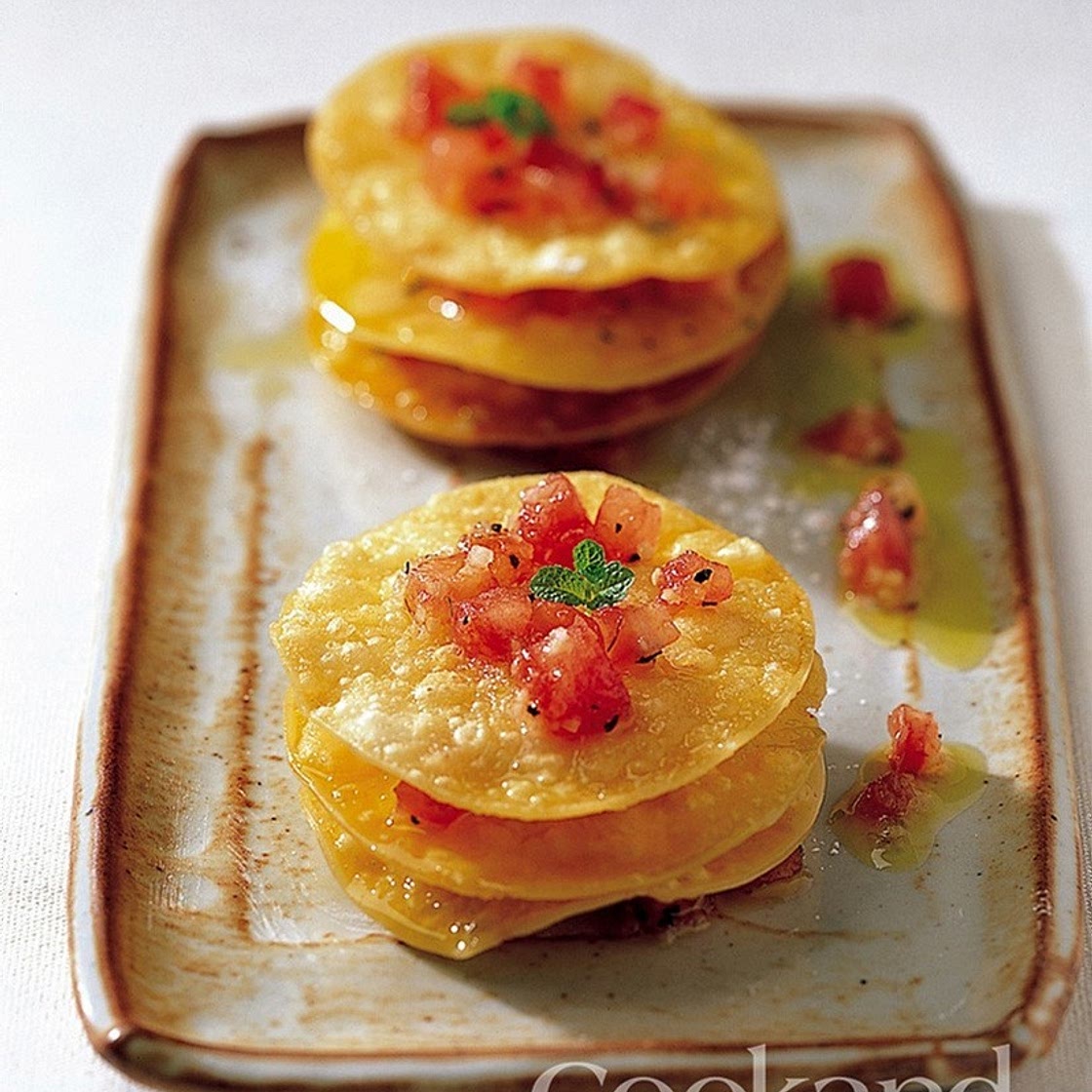 만두피를 이용한 만두피 튀김과 살사소스 만드는 법