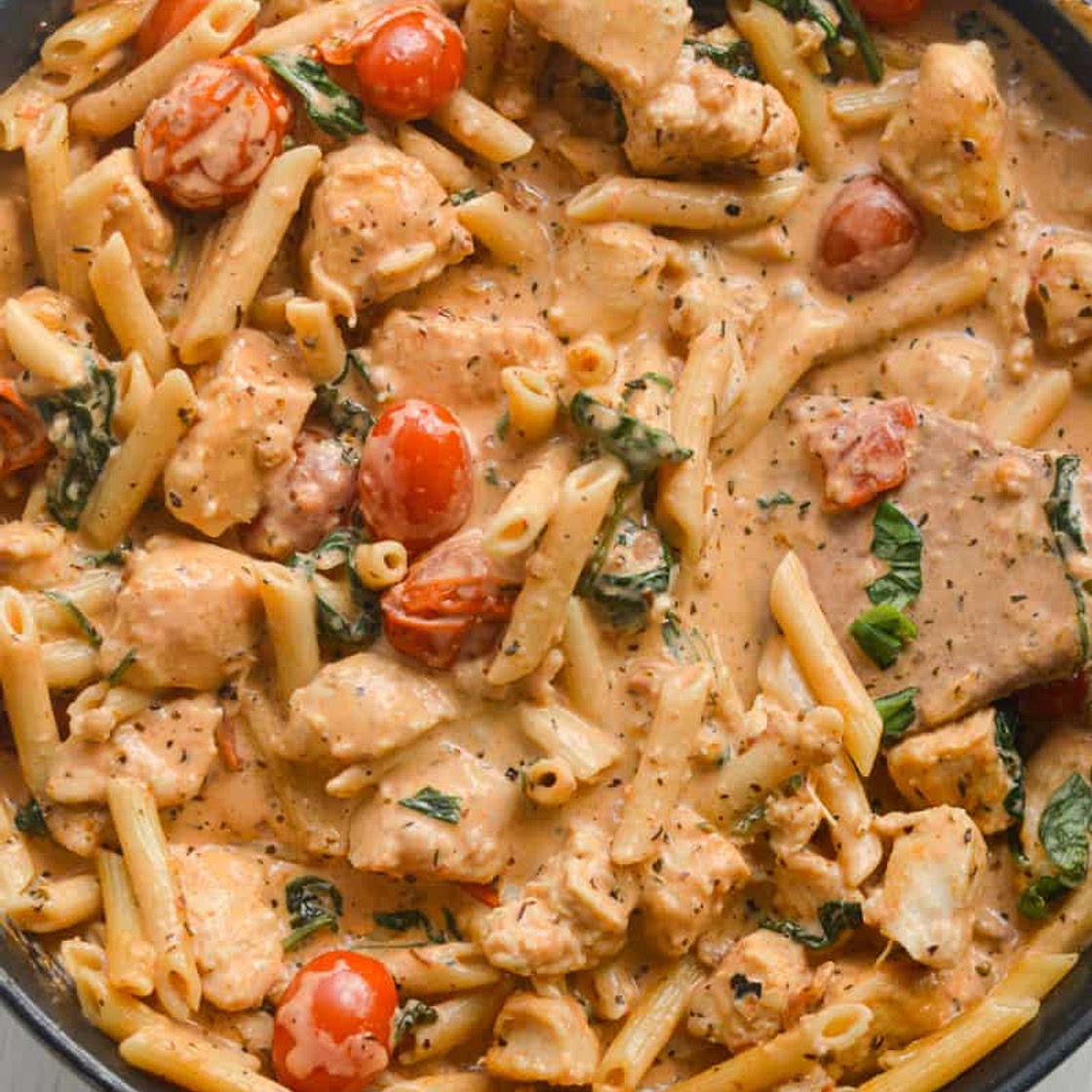 Creamy Chicken and Tomato Pasta (ONE Pan)