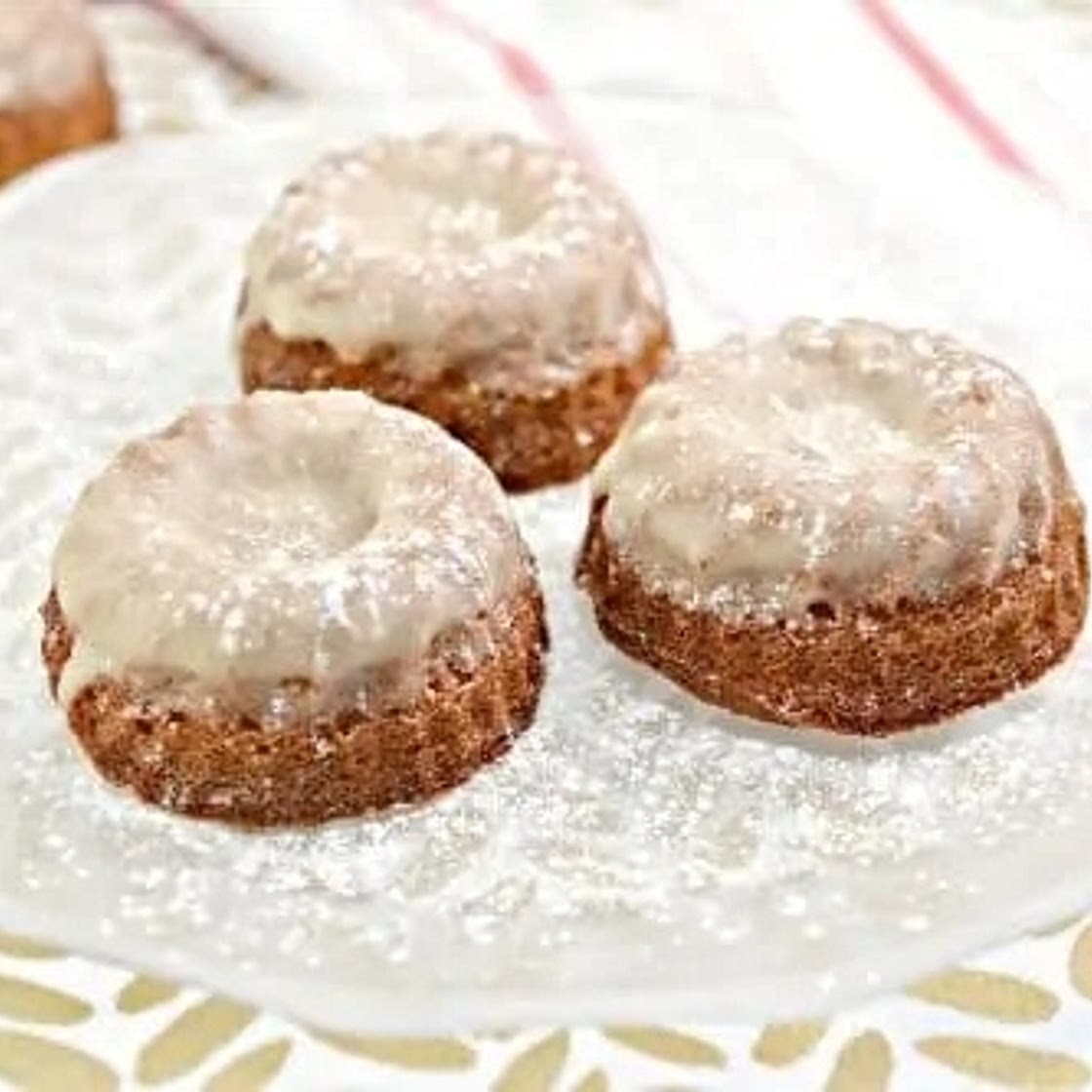 Keto Mini Butter Cakes with Lemon Glaze