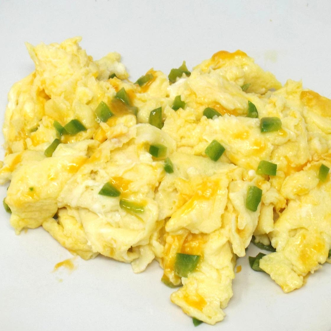 Cheddar and Jalapeno Scrambled Eggs