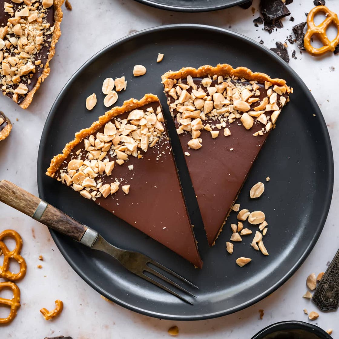 Chocolate Peanut Butter Pretzel Tart