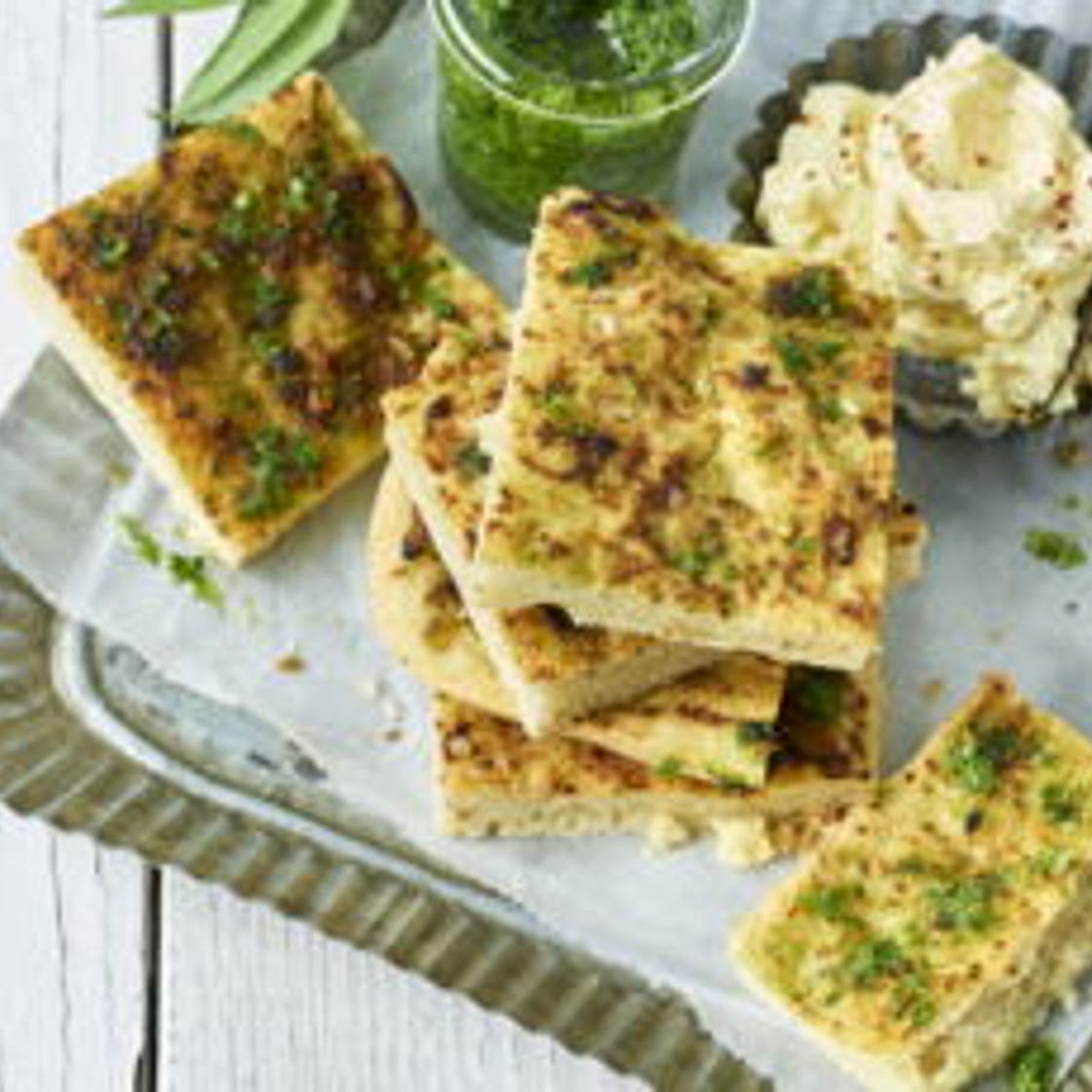 Foccacia au beurre salé et pesto à l'ail des ours