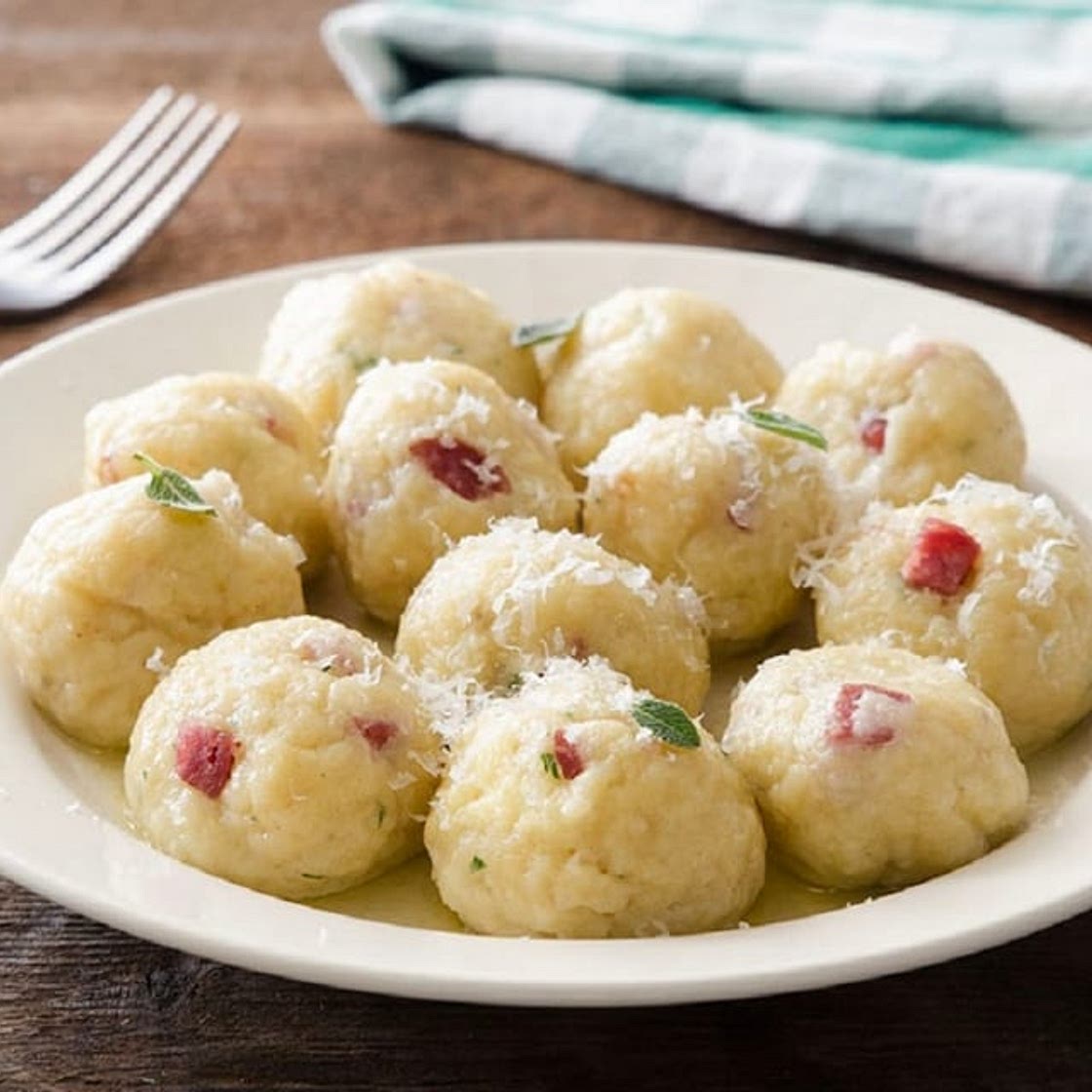 Gnocchi di pane al salame