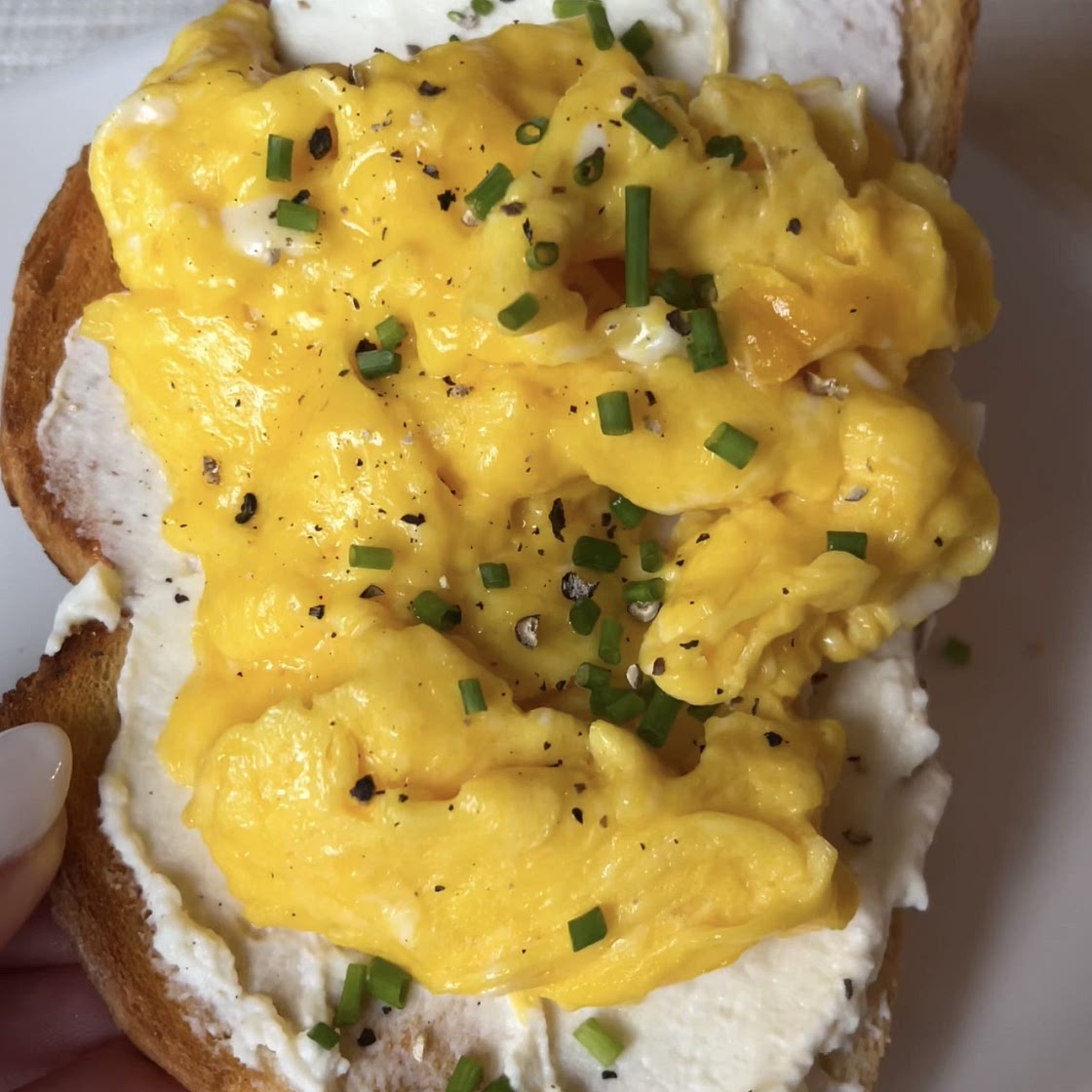 How to Make the Perfect Soft Scrambled Eggs