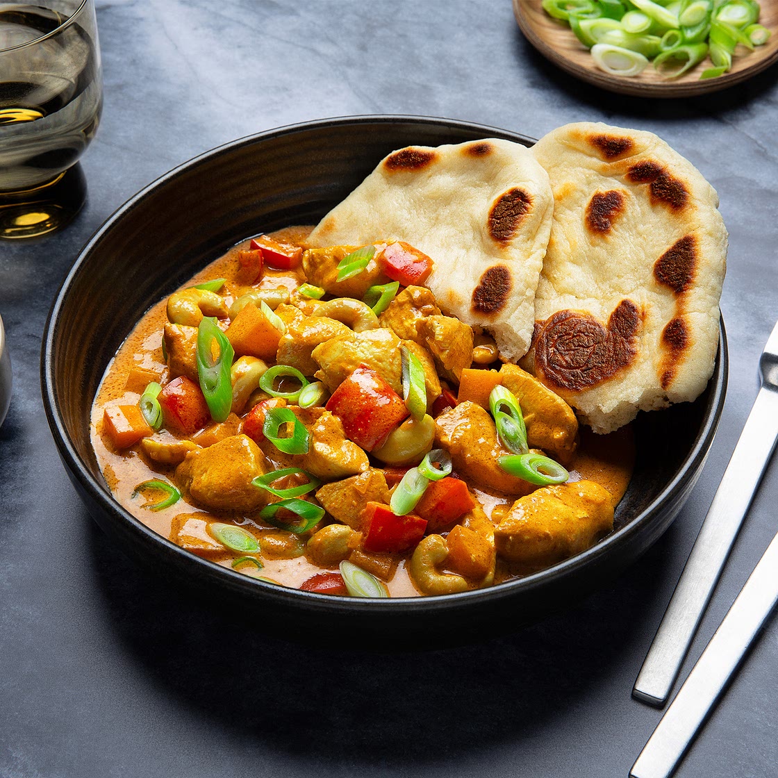 Butter chicken in mildly spiced tomato sauce