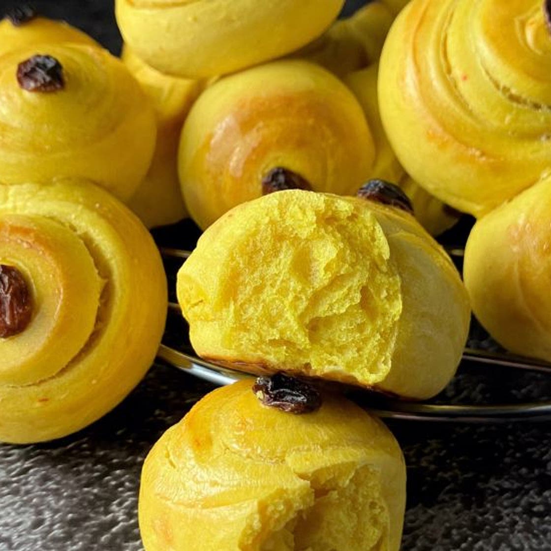 Swedish Lussekatter (saffron buns)