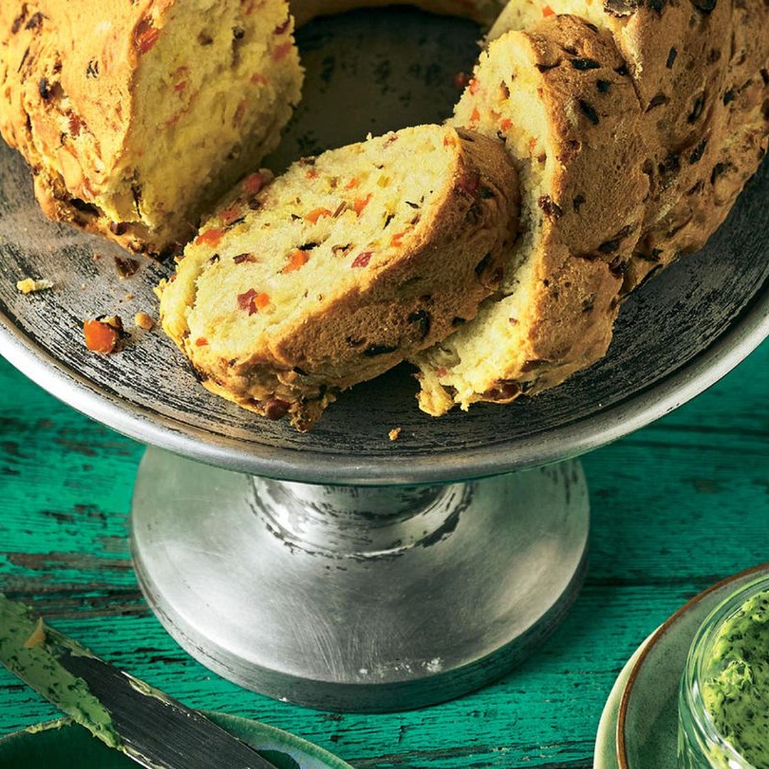 Elsässer Gugelhupf mit geröstetem Suppengrün