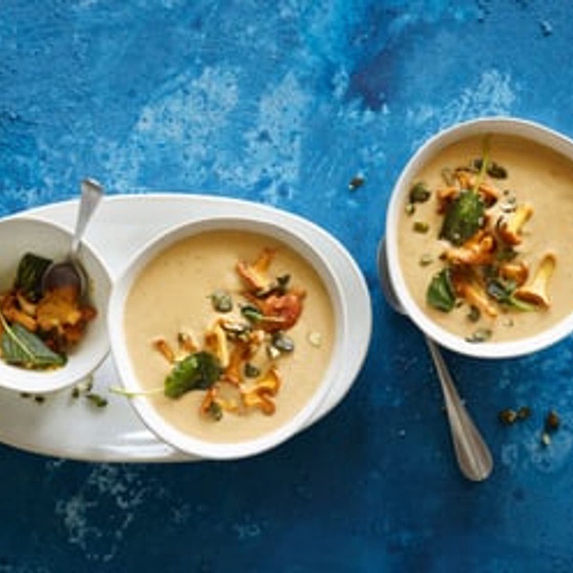 Eierschwämmli-Suppe mit Topping