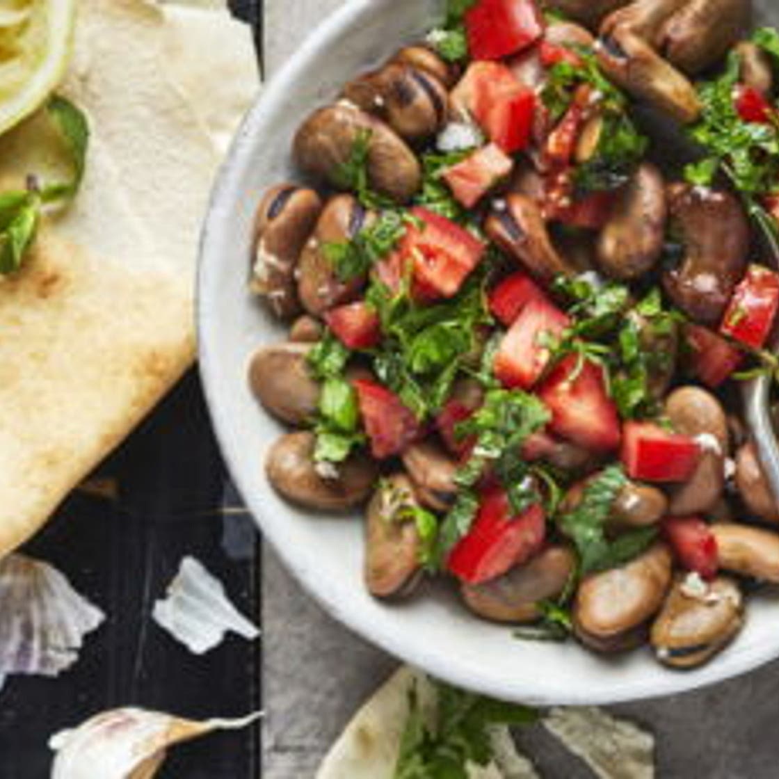 Foul mudammas salade de fèves