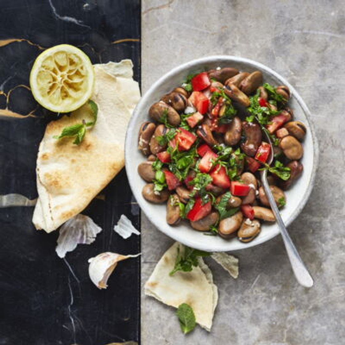 Foul mudammas salade de fèves