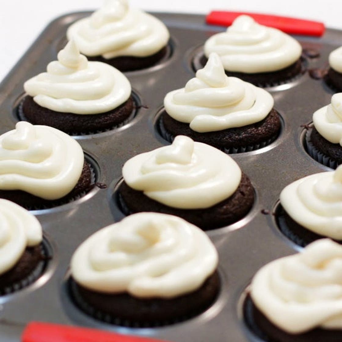 Easy Chocolate Cupcakes