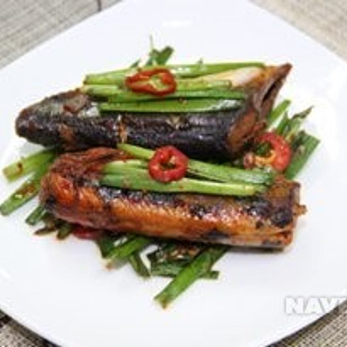 부추무침얹은 꽁치조림 만드는 법