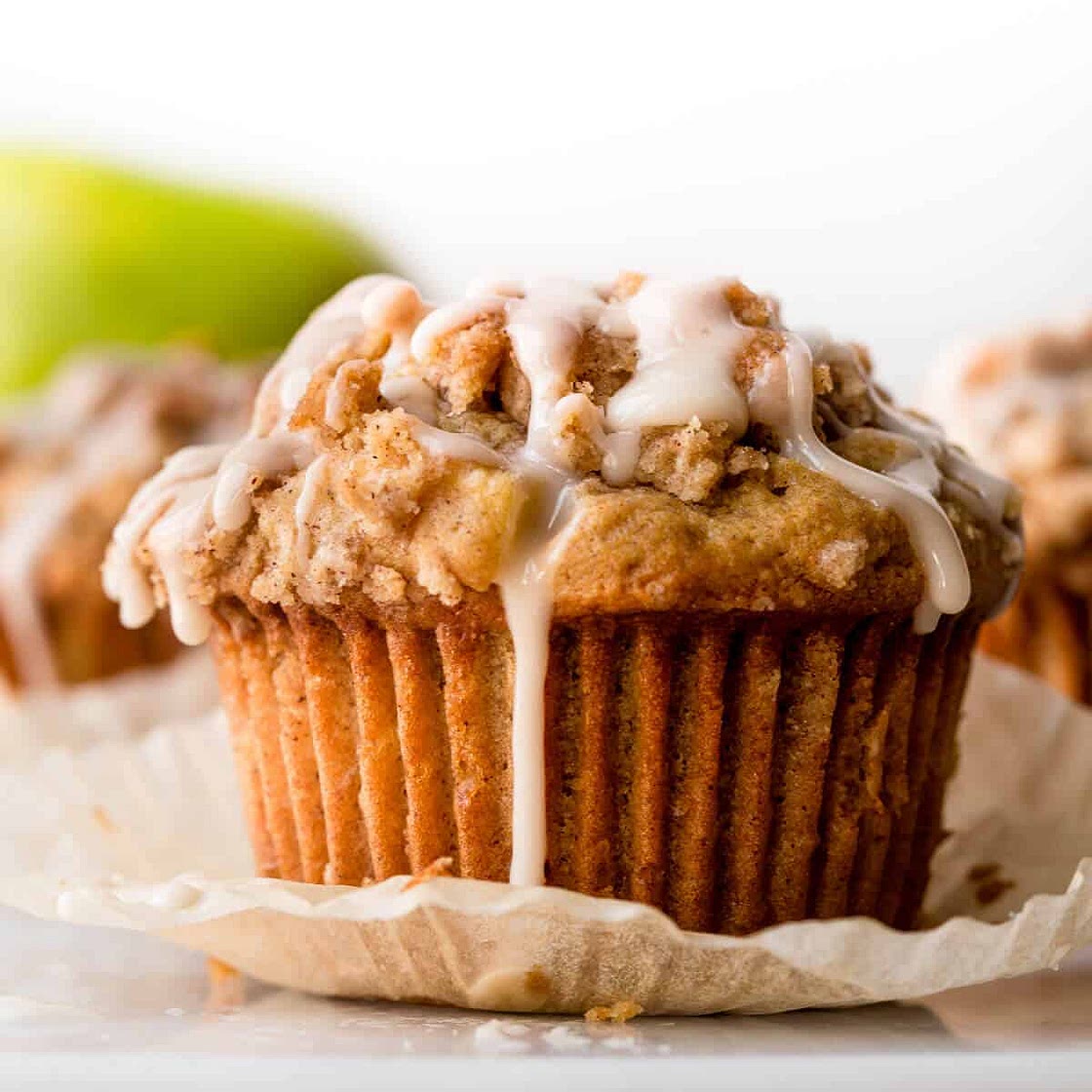 Apple Cinnamon Crumb Muffins