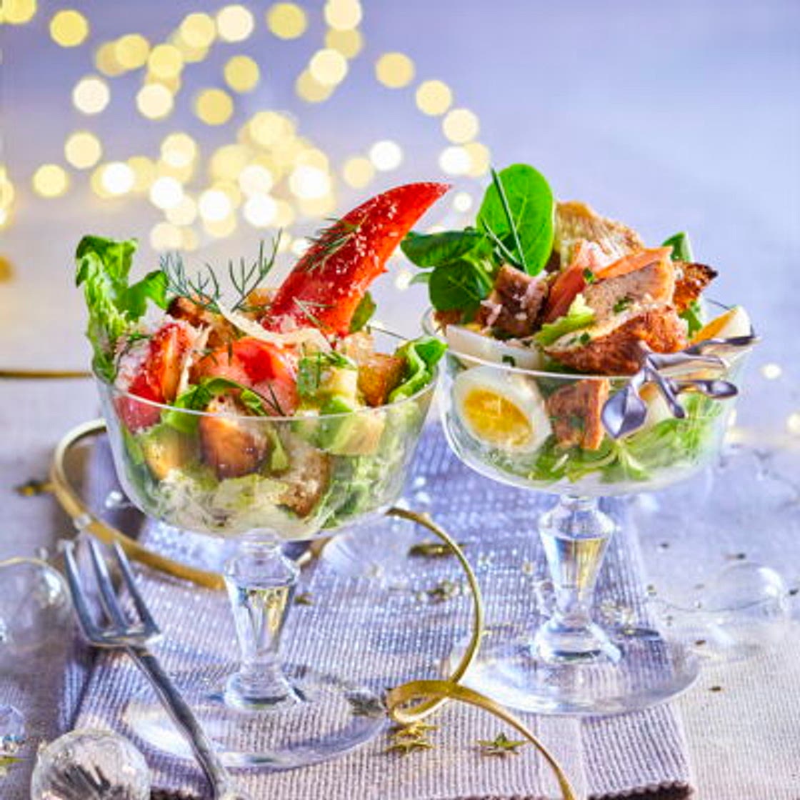 Salade César au homard et parmesan et salade César à la dinde épicée
