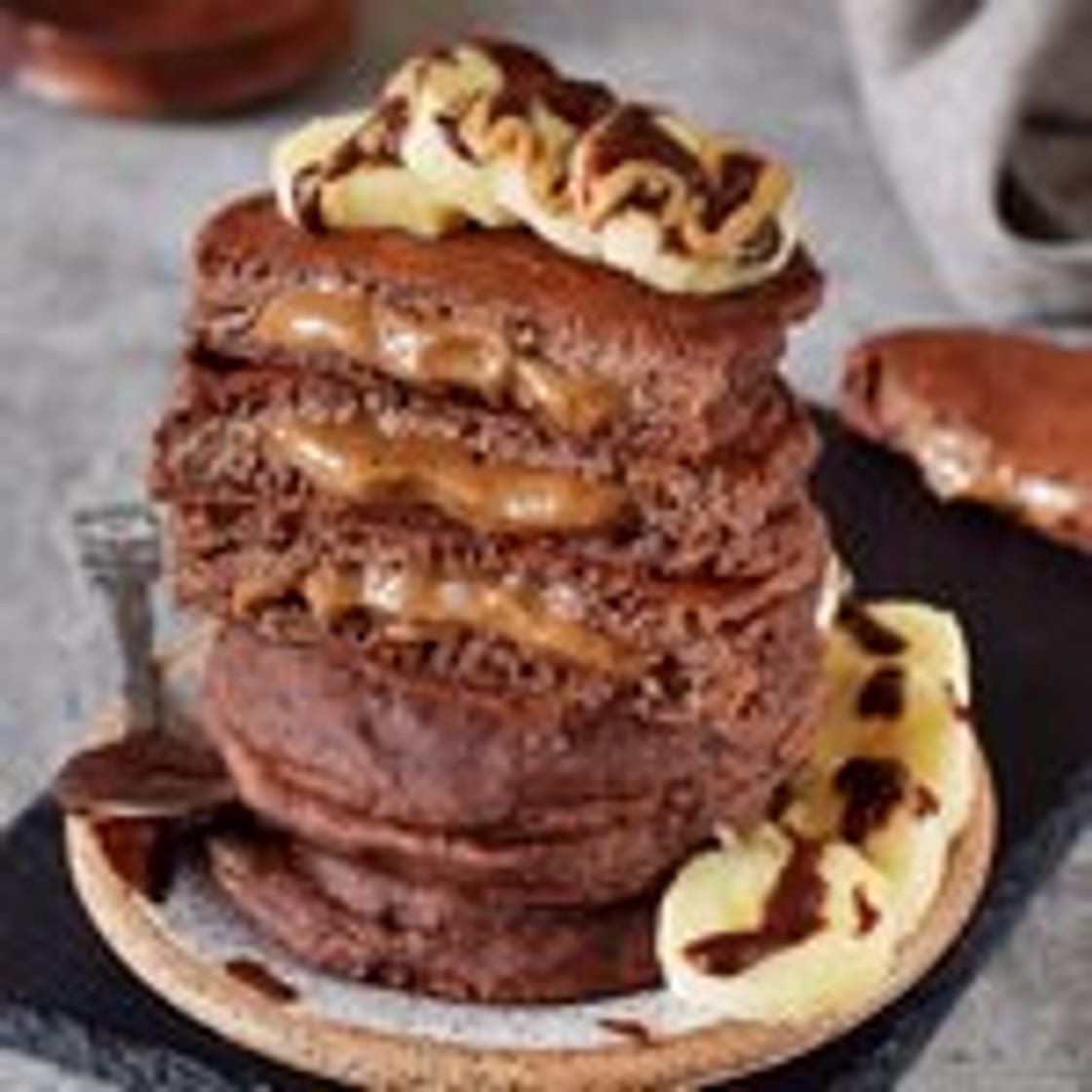 Schoko-Pfannkuchen mit Karamellfüllung