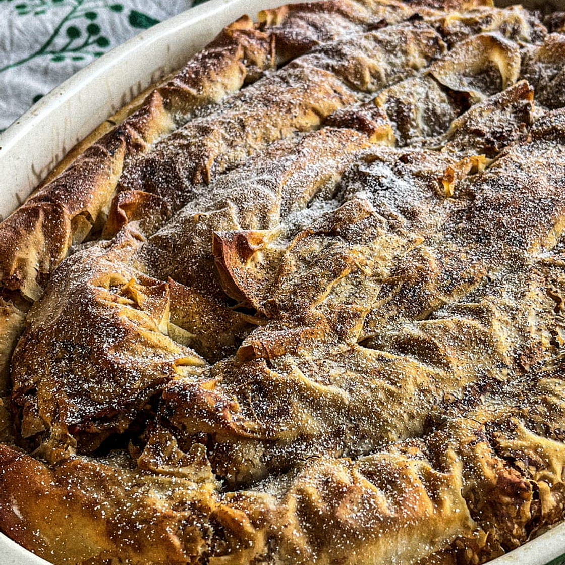 Apple Strudel with Phyllo pastry