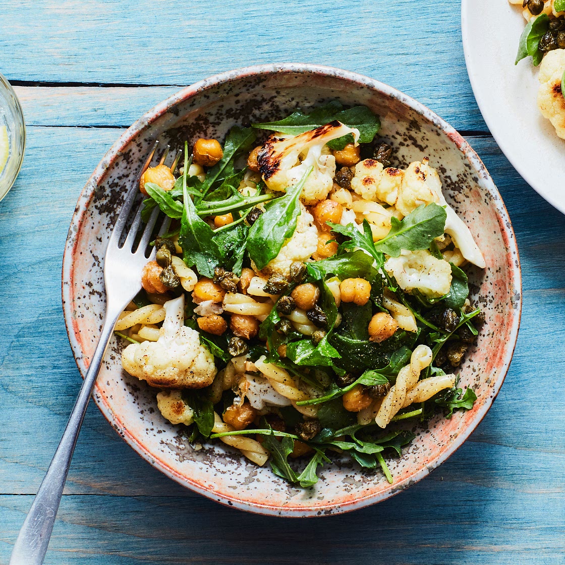 Lemony Pasta With Cauliflower, Chickpeas, and Arugula