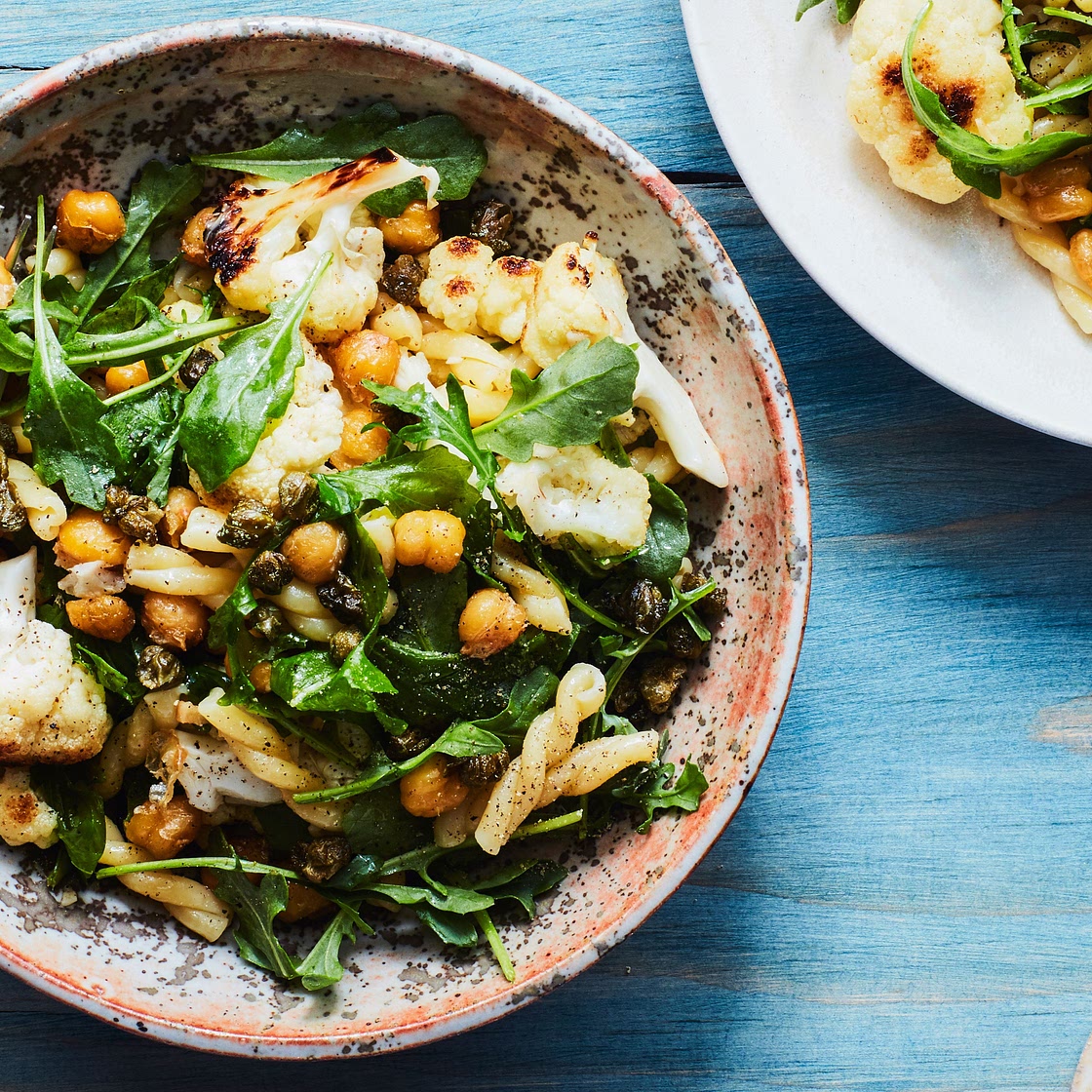 Lemony Pasta With Cauliflower, Chickpeas, and Arugula
