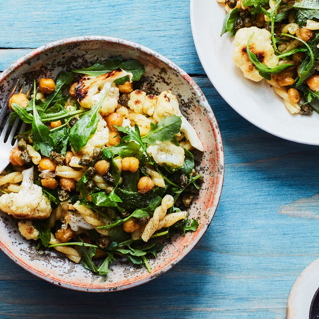 Lemony Pasta With Cauliflower, Chickpeas, and Arugula