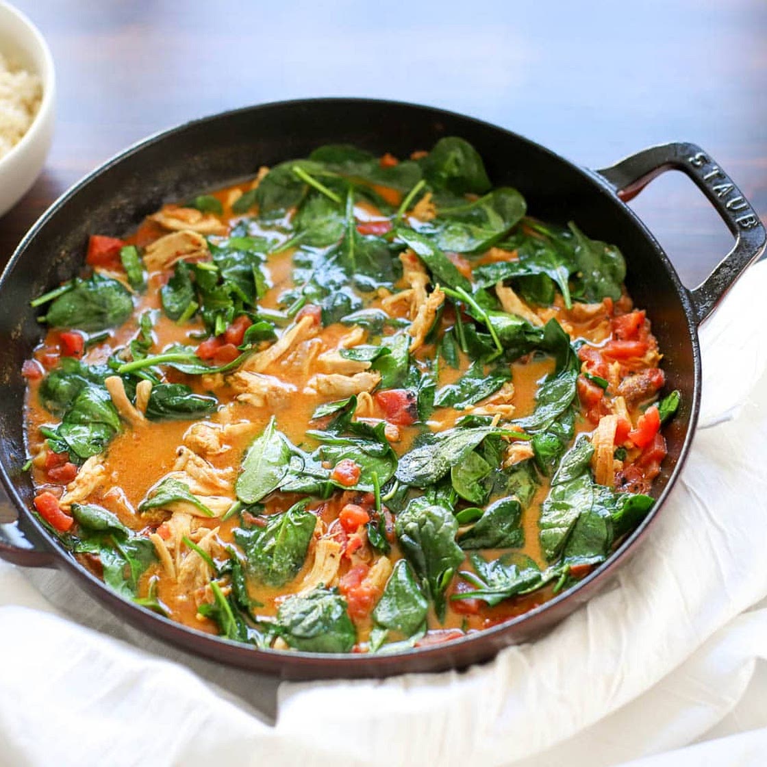 Easy Chicken Curry with Spinach and Tomatoes