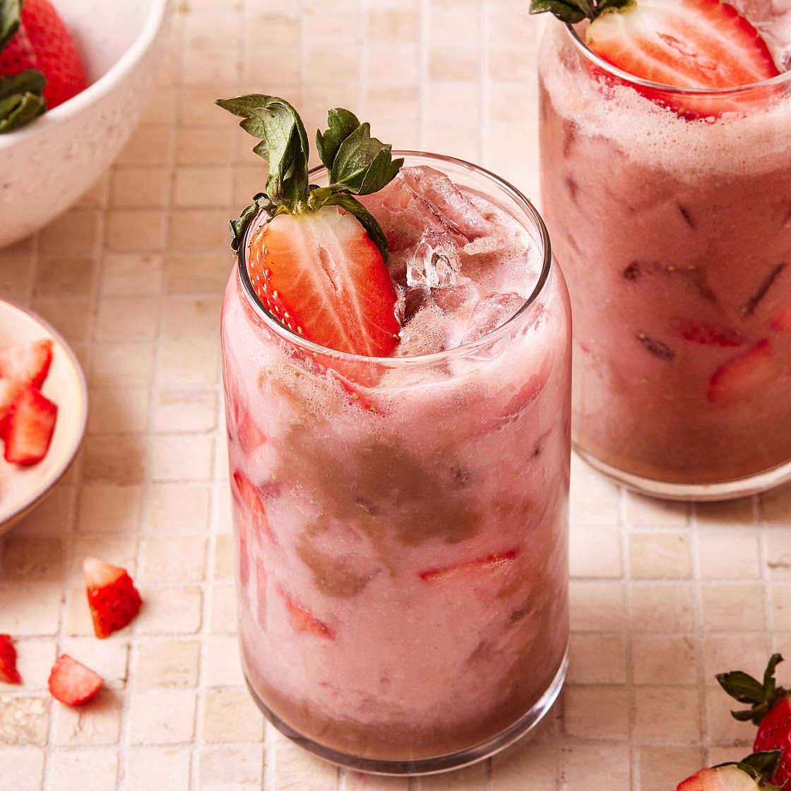 Copycat Starbucks Chocolate Covered Strawberry Pink Drink