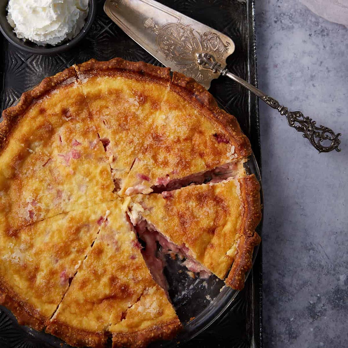 Old Fashioned Rhubarb Custard Pie