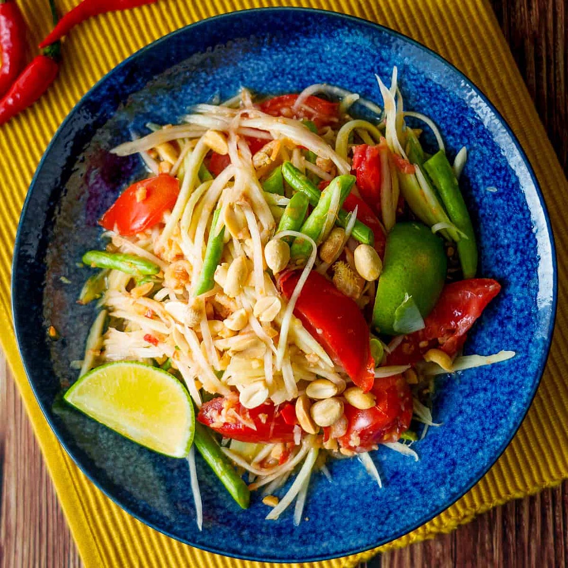 Thai Green Papaya Salad ส้มตำไทย (som tum)