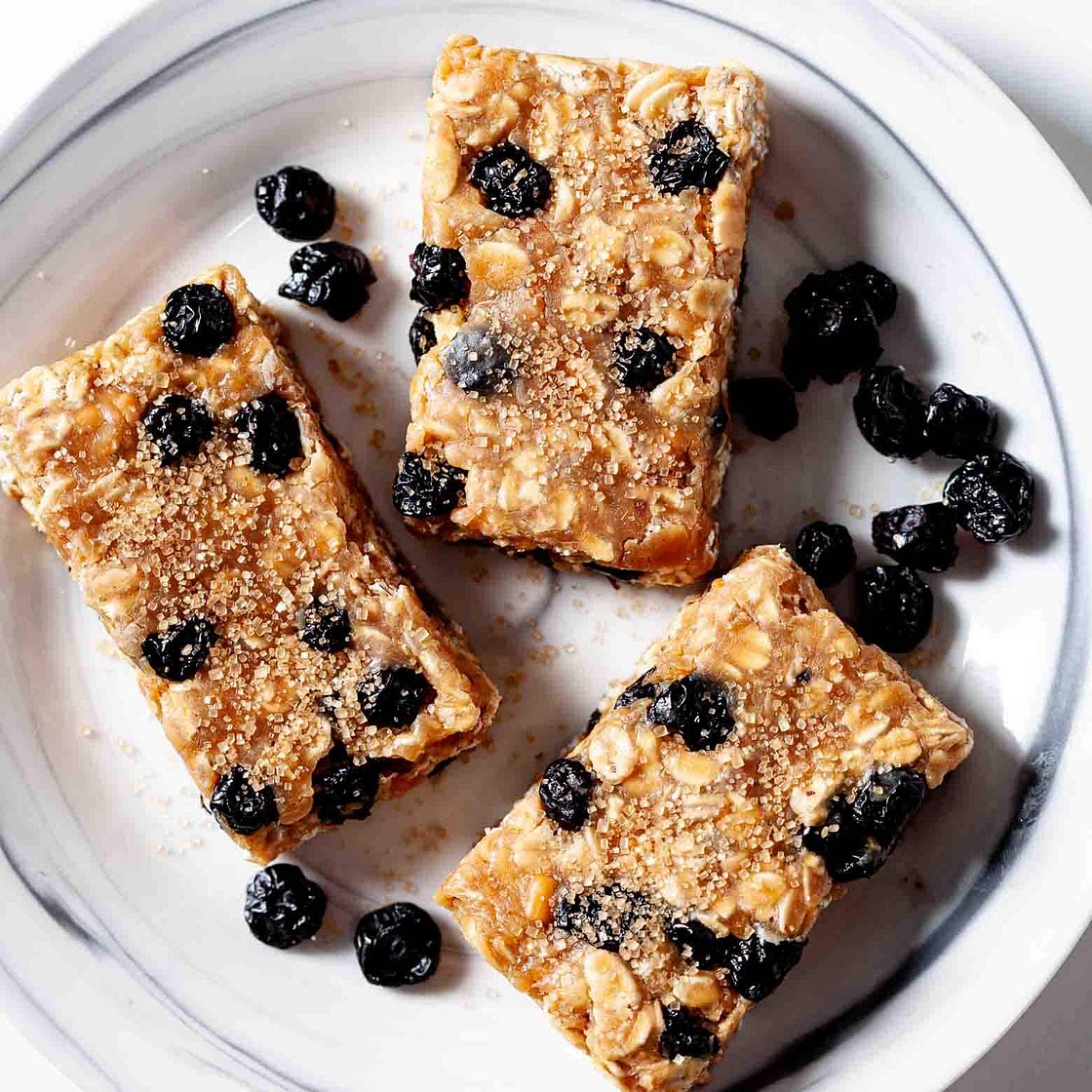 5-Ingredient Protein Bars (no-bake!)