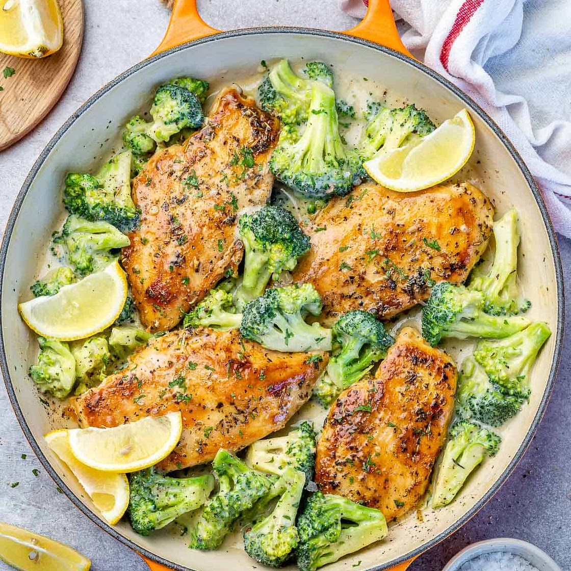 Creamy Chicken and Broccoli Skillet