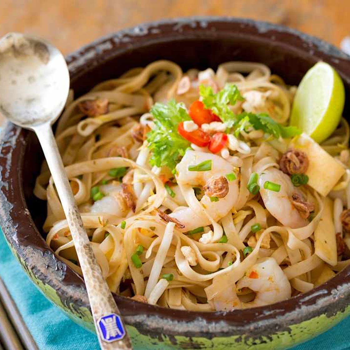 Pad Thai noodles with prawns