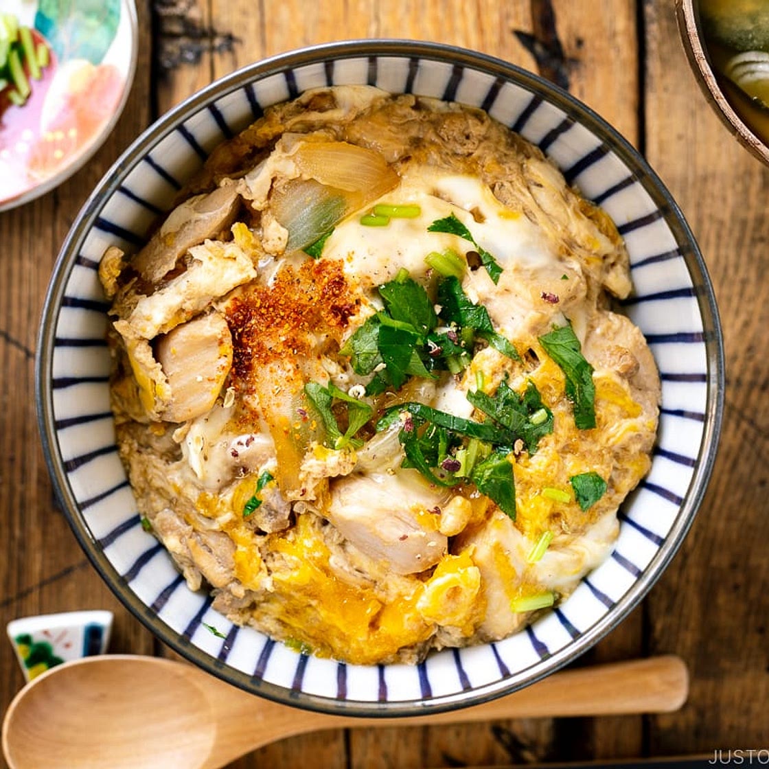 Oyakodon (Chicken and Egg Rice Bowl)