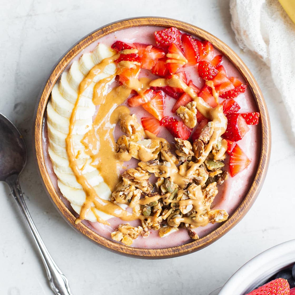 Easy Strawberry Banana Smoothie Bowl