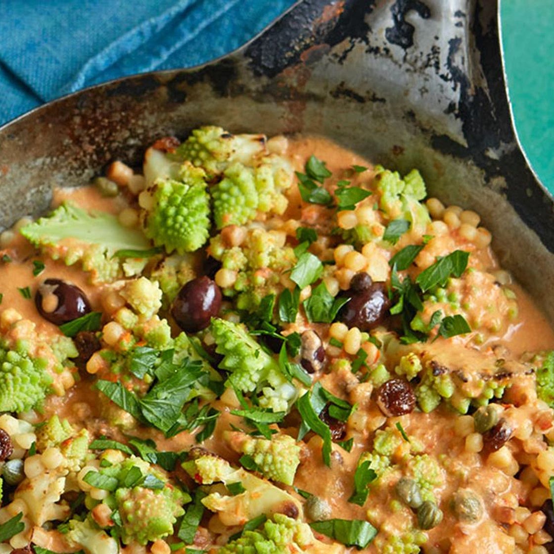 Romanesco-Pfanne mit Fregola Rezept