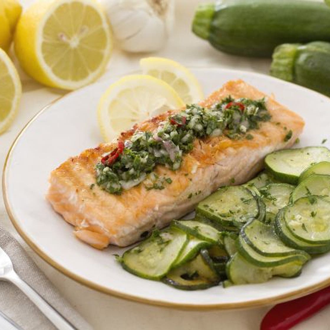 Salmone grigliato con salsa al prezzemolo