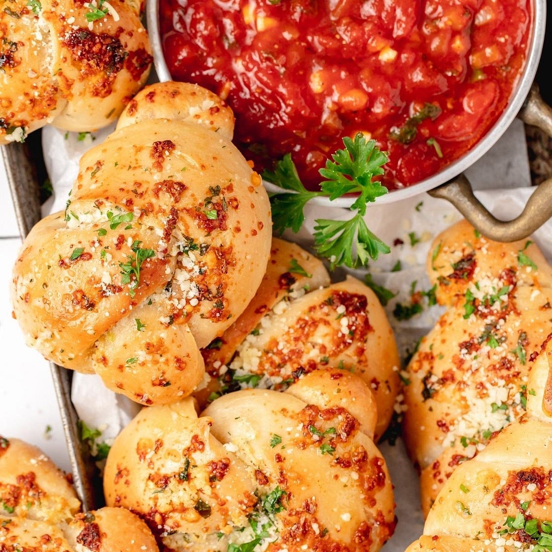 Sourdough Garlic Knots